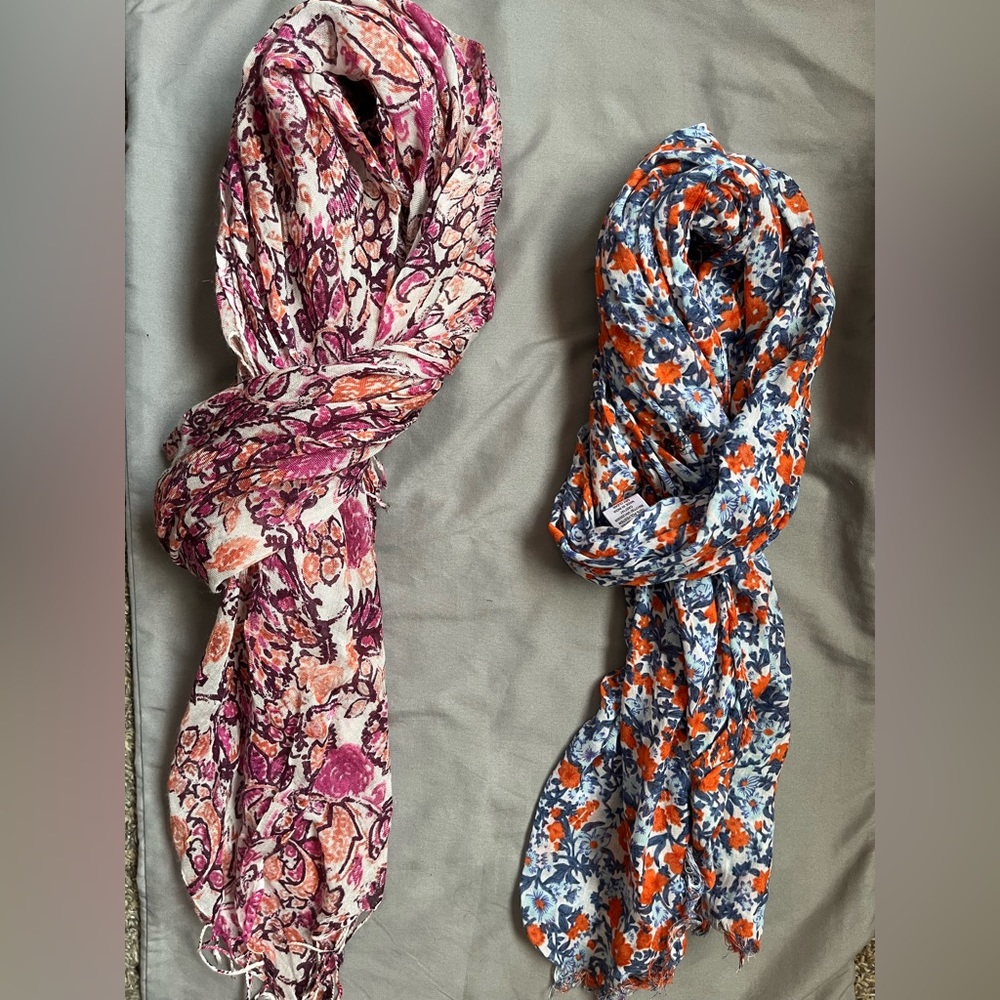 2 Scarves
